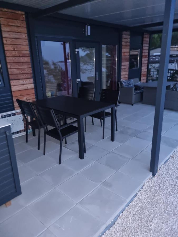 Hipo Camp Mobil Home Arta Pakostane Ngoại thất bức ảnh